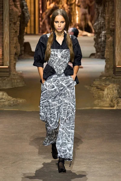 Look 8